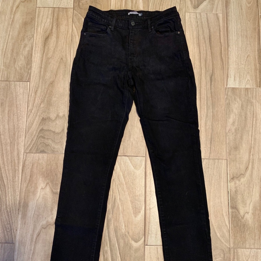 Levi’s Mid-rise Black Skinny Jeans. 12 Long.